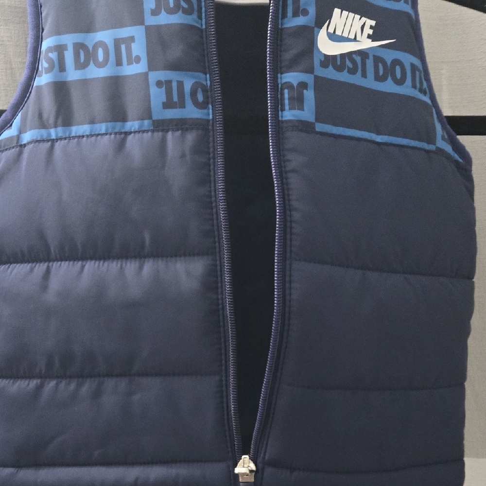 Nike Navy Blue Puffer Vest - Picture 4 of 6